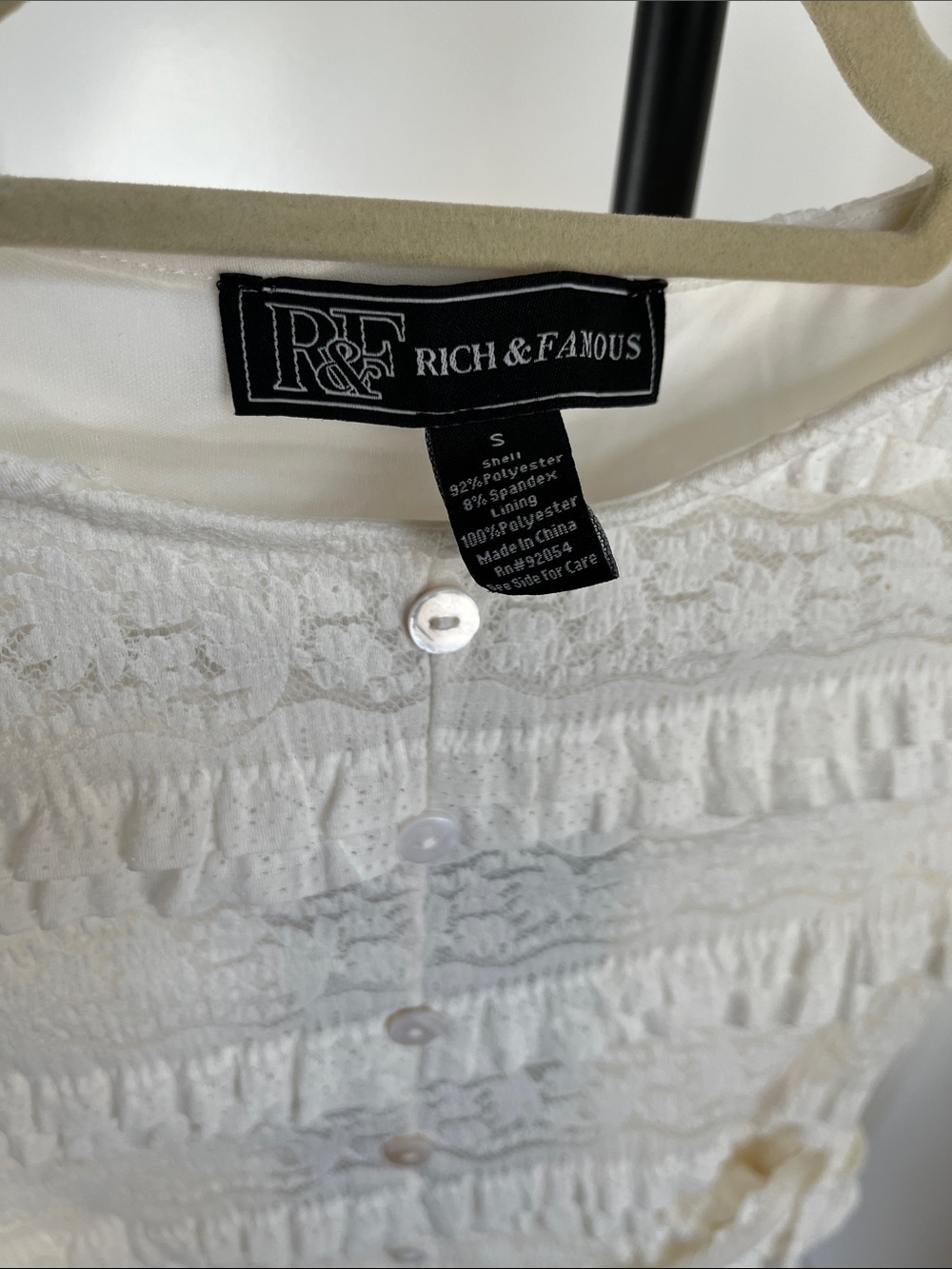 Rich&Famous Ivory Ruffle Button-Front Pullover Women's Top size Junior S - Picture 9 of 11